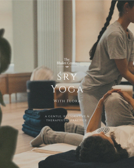 ŚRY YOGA with Flora